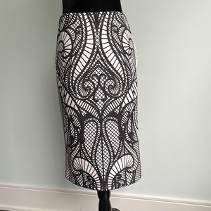 Saks Fifth Ave skirt. Size S